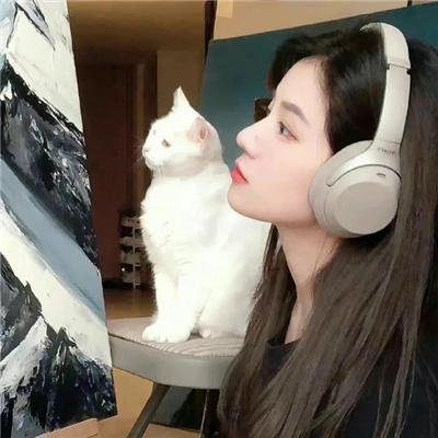 穿风信子蓝的少女